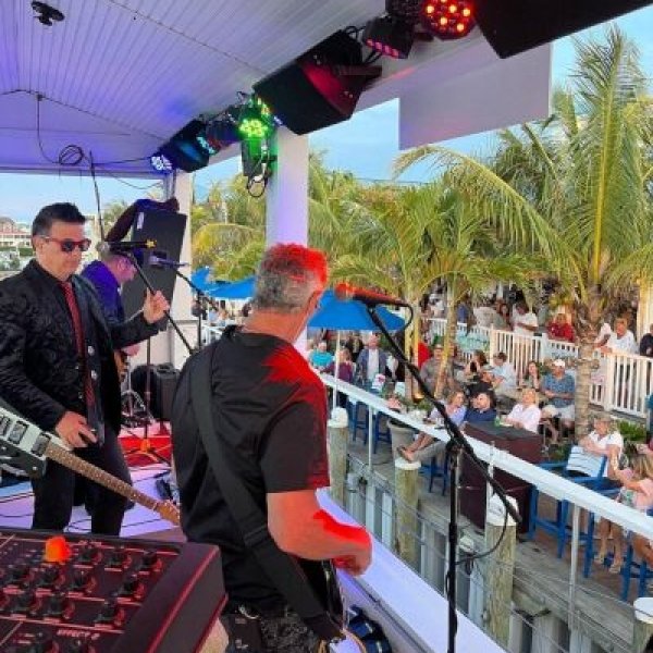Live Music at Sunset Grille and Teasers Bar