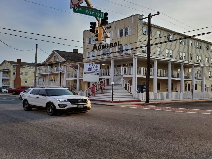 Admiral Hotel