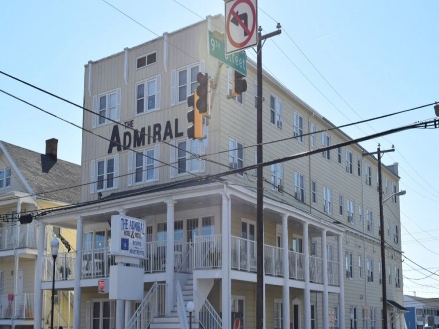 Admiral Hotel