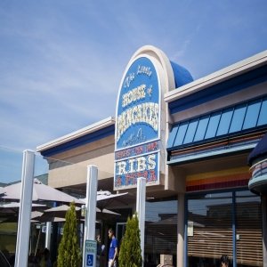 Little House of Pancakes, Ribs and Pizza