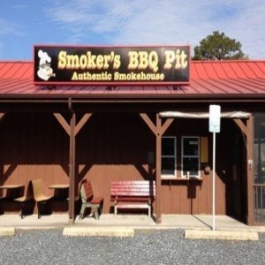 Smoker's BBQ Pit
