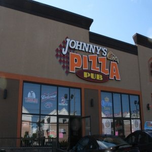 Johnny's Pizza & Pub