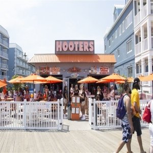 Hooters