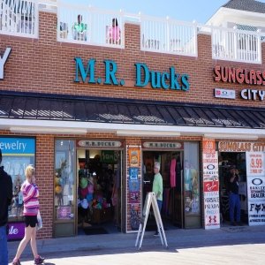 M R Ducks Apparel Shoppes