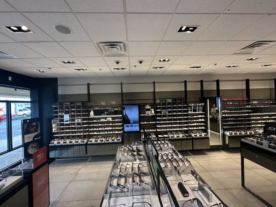 Sunglass Hut