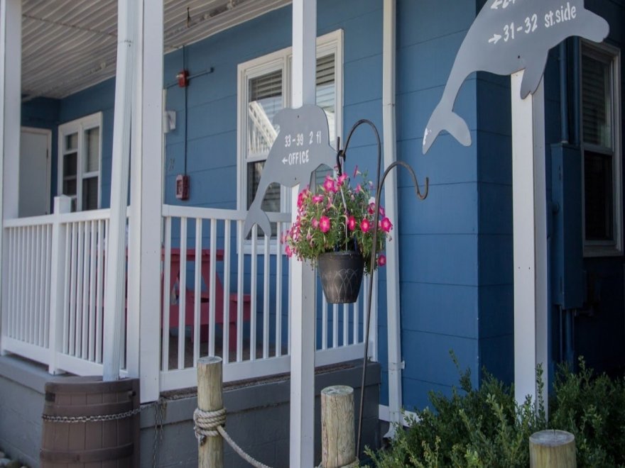 Blue Wave Inn