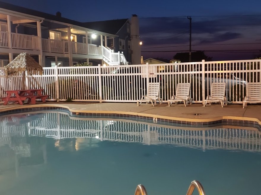 Blue Wave Inn