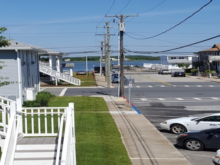 Blue Wave Inn