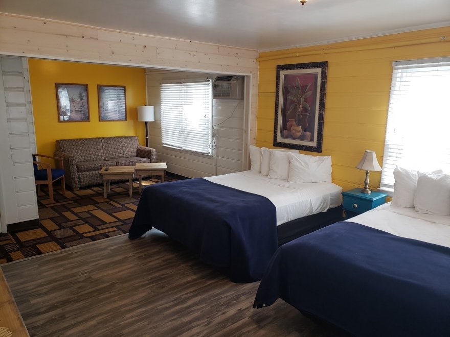 Blue Wave Inn