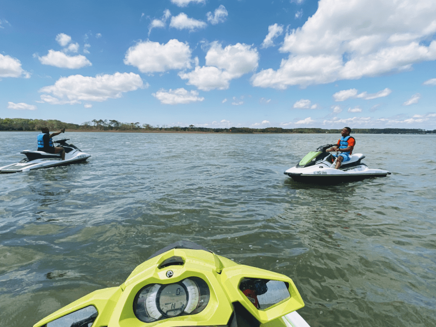 Under The Bridge Watersports - Jet Skis & Pontoon Boat Rentals