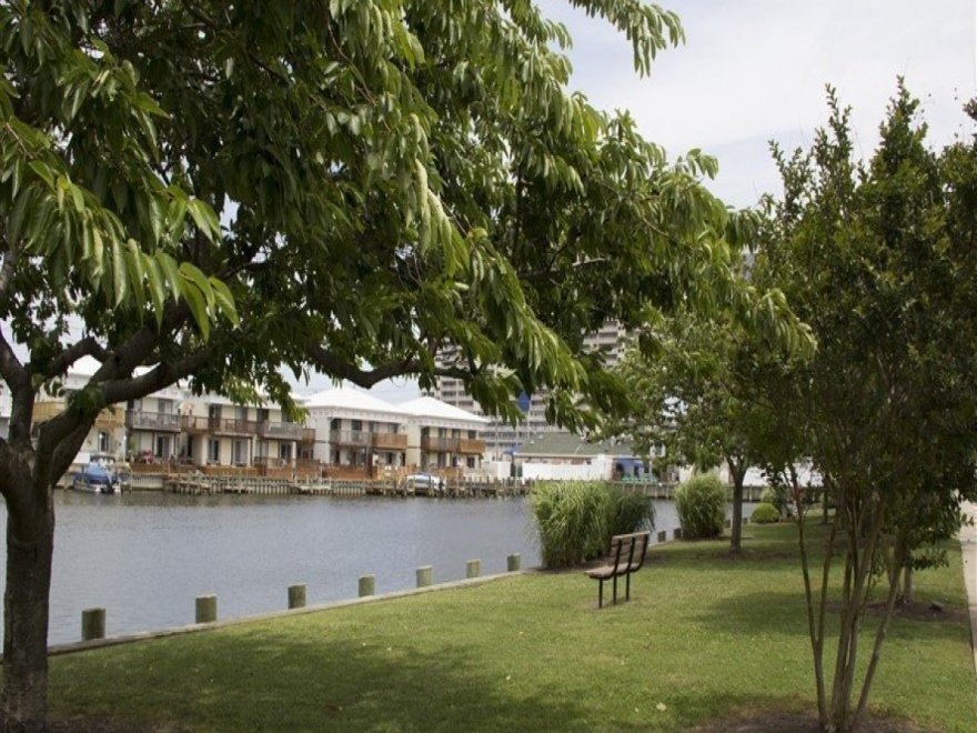 Jamestown Park