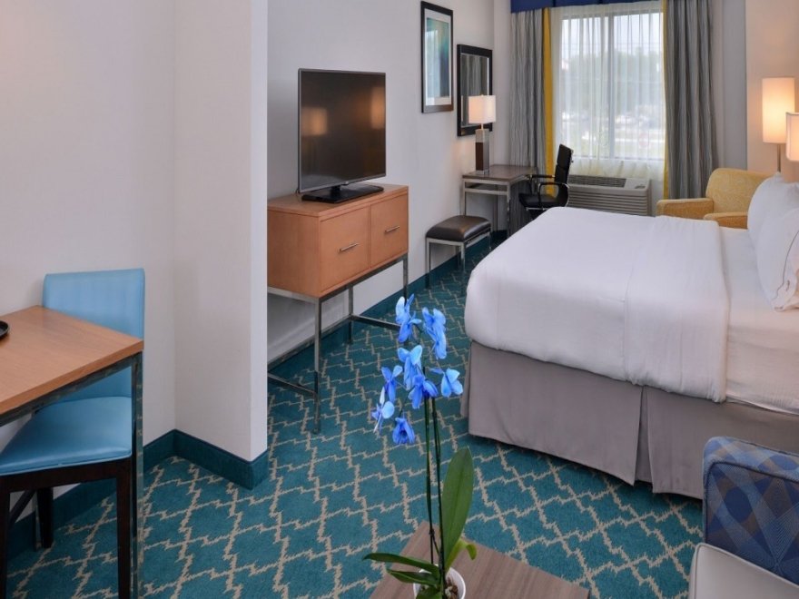 Holiday Inn Express & Suites West Ocean City