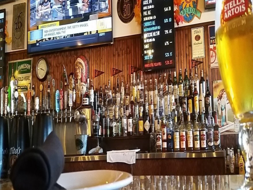 Hooked Up Ale House & Raw Bar