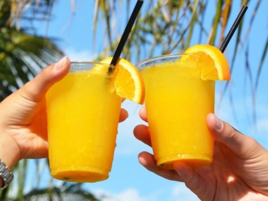 Tsunami Beach Bar & Grill