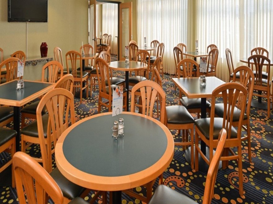 Holiday Inn Express & Suites Ocean City